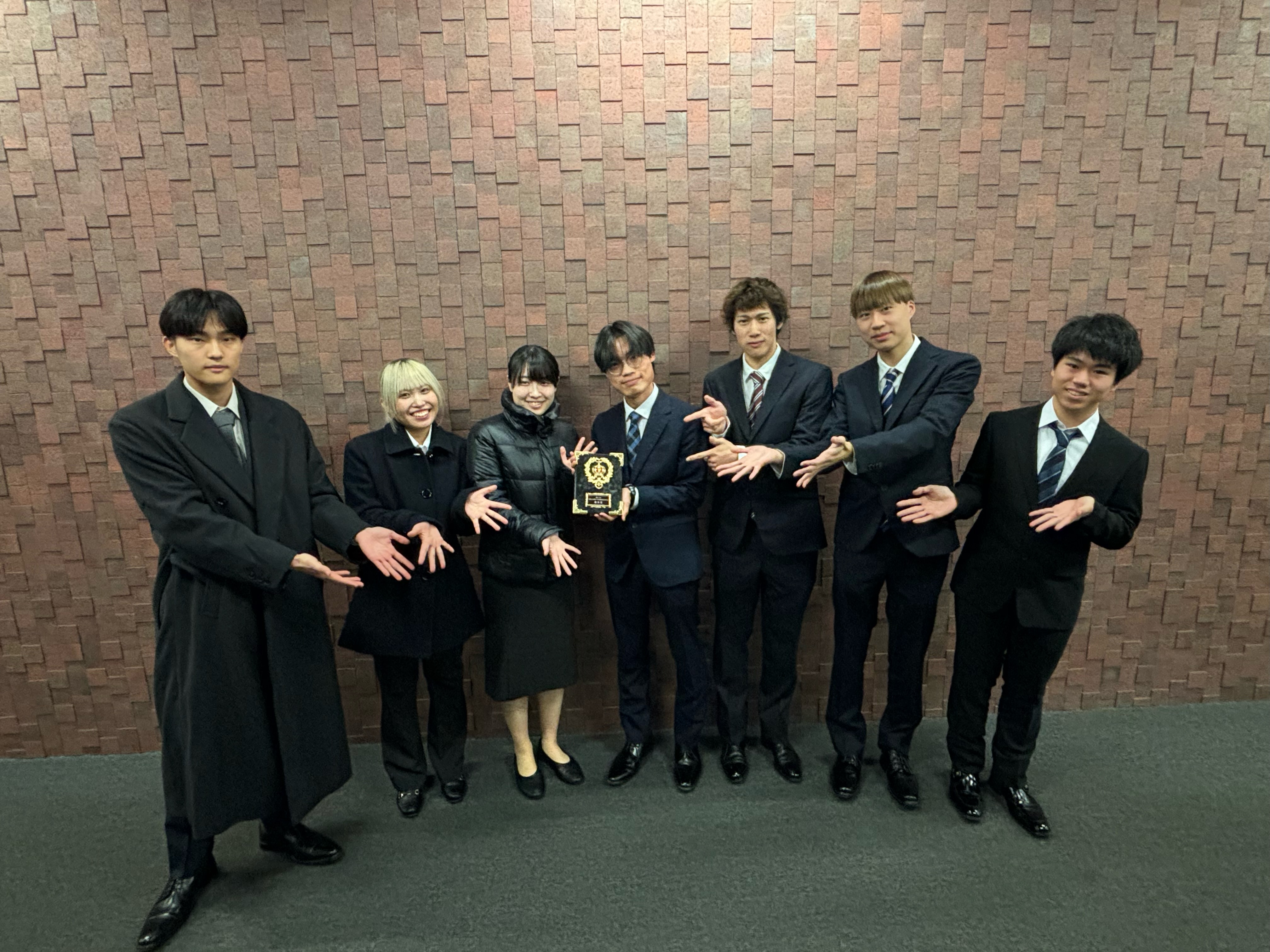 2025.1219_3政策学部・安達ゼミ「第21回 京都から発信する政策研究交流大会」で優秀賞・ベスト質問賞受賞！  (121376)